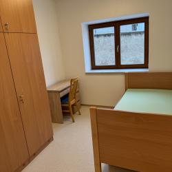 Jihočeský kraj otevřel nové samostatné komunitní bydlení určené pro osoby s poruchou autistického spektra, které vzniklo v samostatném objektu v areálu Domova pro osoby se zdravotním postižením Osek na Strakonicku. 