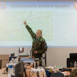 Jihočeský kraj si „vypnul“ elektřinu a otestoval krizovou komunikaci. Do cvičení ARDOS se zapojilo přes 120 lidí. Foto: Jihočeský kraj a Armáda ČR.