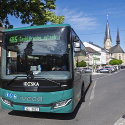 Jihočeši budou moci od letošního léta vyrazit veřejnou dopravou bez přestupů do bavorského Philippsreutu i rakouského Bad Leonfeldenu. 