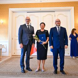 Tři pedagogické osobnosti ze škol zřizovaných Jihočeským krajem získaly jedno z nejvyšších ocenění ve svém oboru. Medaili Ministerstva školství, mládeže a tělovýchovy II. stupně převzali ředitelka českobudějovické školy cestovního ruchu Zdeňka Erhartová, ředitelka strakonické školy v Plánkově ulici Martina Košťálová a dlouholetý pedagog českobudějovické průmyslovky Ludvík Čermák. 
