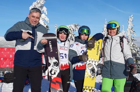 Hry X. zimní olympiády dětí a mládeže - den první. Karolína Hrůšová - bronz ve snowboardu starších žákyň obří slalom.