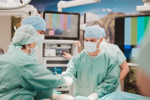 Nemocnice České Budějovice získala statut proktorského centra pro robotickou operativu v gynekologii.