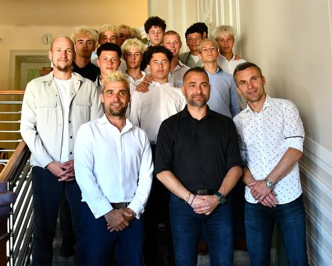 Náměstek hejtmana Jihočeského kraje pro oblast školství David Štojdl dnes přijal mladé fotbalisty kategorie U15 z Akademie SK Dynamo České Budějovice, kteří v uplynulé sezóně dosáhli mimořádného úspěchu.