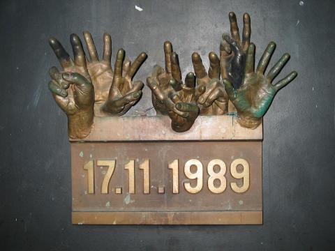 Jihočeský kraj podpoří letošní připomínku událostí 17. listopadu 1989 na pražské Národní třídě (foto: www.pixabay.com).