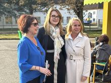 AUTISIA představila nové prostory a rozšířené služby v Českých Budějovicích.  Zleva: patronka organizace Ilona Svobodová, ředitelka organizace AUTISIA Aneta Witzanyová a náměstkyně hejtmana Jihočeského kraje pro oblast sociálních věcí Lucie Kozlová.