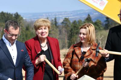 Slavnostní zahájení stavby nového úseku dálnice D3 Hodějovice - Třebonín.