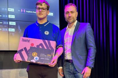 Jakub Stašek, student oboru EPS, zde předvedl špičkový výkon a stal se absolutním vítězem soutěže, za což získal i hodnotnou cenu – výkonný notebook.