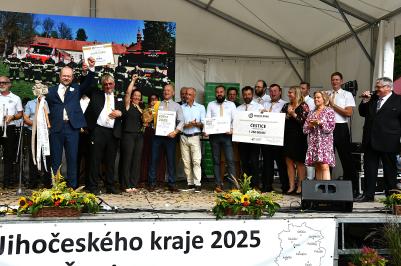 Čestice převzaly Zlatou stuhu pro Vesnici roku Jihočeského kraje 2025.