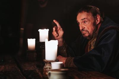 Herec John Rhys-Davies, představitel trpaslíka Gimliho, natáčel v Písku (autor: Ondřej Šimáček, Produkce PIXESO).