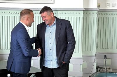 Vesnicí roku Jihočeského kraje 2026 se stal Římov na Českobudějovicku. Jako první gratuloval starostovi Miroslavu Slintákovi náměstek David Štojdl.