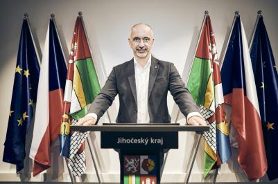 Hejtman Kuba vyzval premiéra Babiše, aby upustil od přesunu agendy protidrogové politiky z Úřadu vlády na Ministerstvo zdravotnictví .